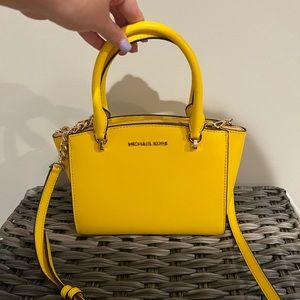 YELLOW MICHEAL KORS BAG